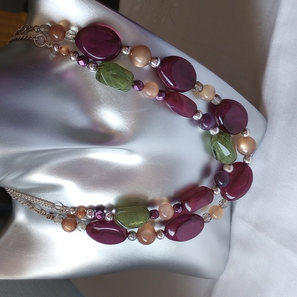 Magenta purple and spring Green beaded double layer silver tone necklace - Picture 2 of 9
